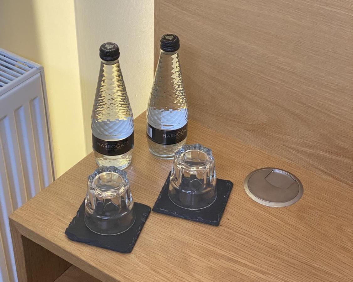 The Carpenters Arms Hotel Felixkirk Екстериор снимка